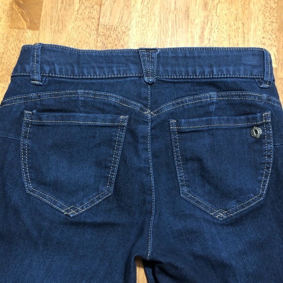 Democracy New “Ab"solution Indigo Bermuda Short 2P - Picture 8 of 15